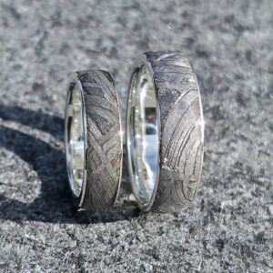 Alliance - Bague en météorite Octaédrite, intérieur et bord en Argent